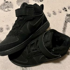 TODDLER Nike's, SIZE 10C